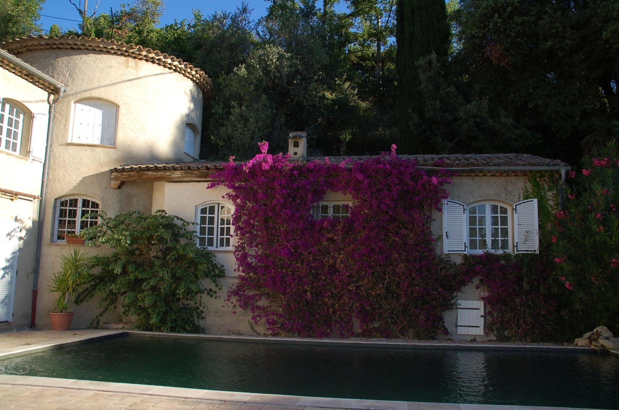 Le Mazet De Tourrettes Bed & Breakfast Exterior photo